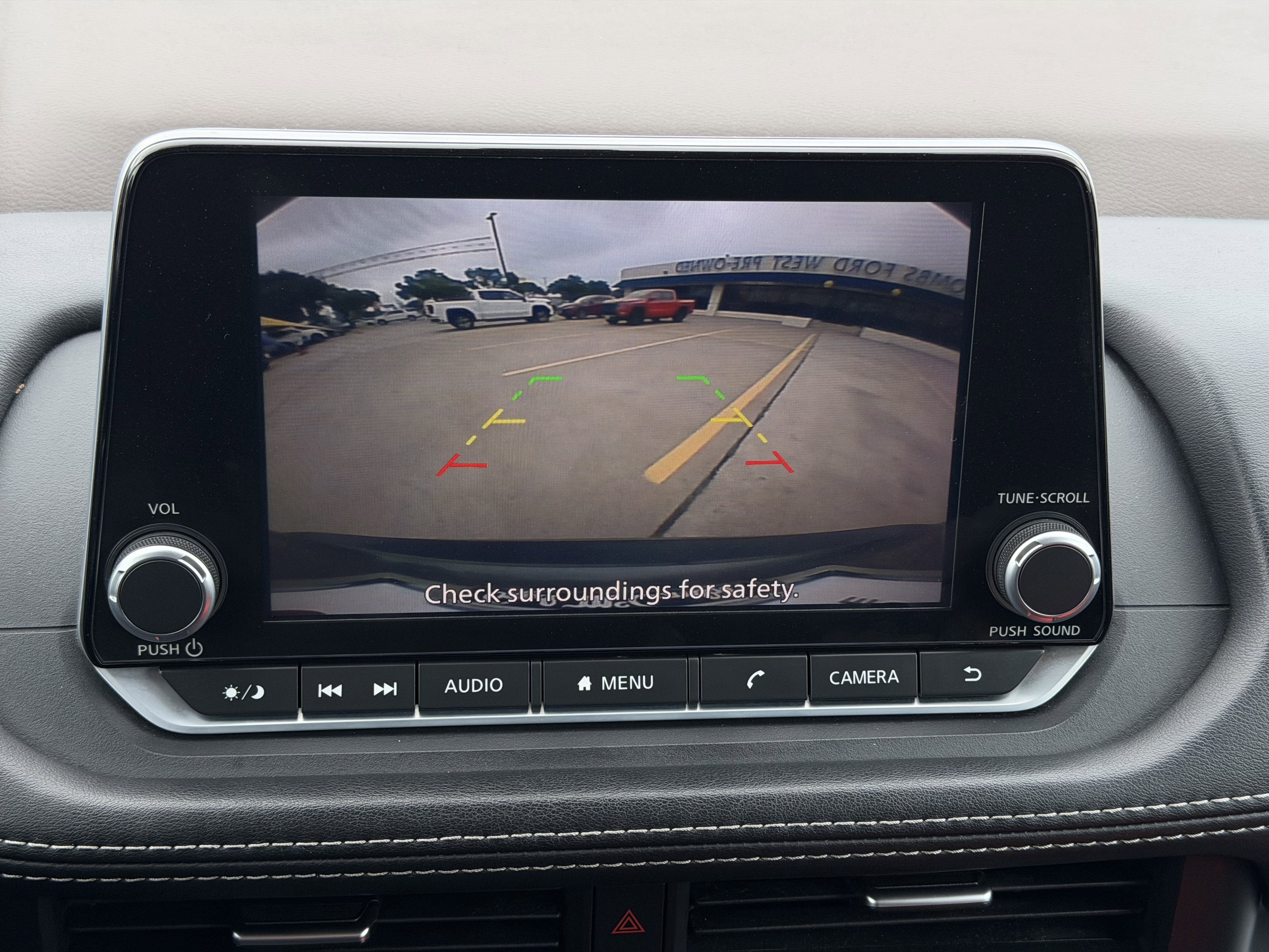 Used 2023 Nissan Rogue S FWD image 22