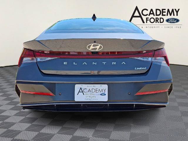 Used 2024 Hyundai Elantra Limited FWD image 5