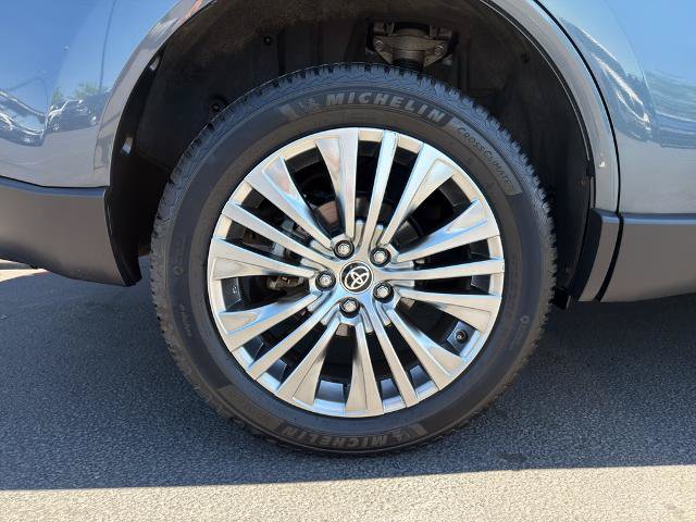 Used 2021 Toyota Venza XLE w/ Softex Package AWD/4WD image 5