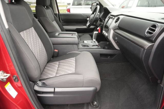 Used 2018 Toyota Tundra SR5 w/ SR5 Upgrade Package image 18