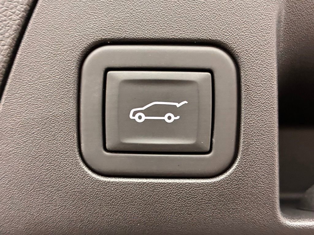 Used 2023 Buick Envision Avenir image 13