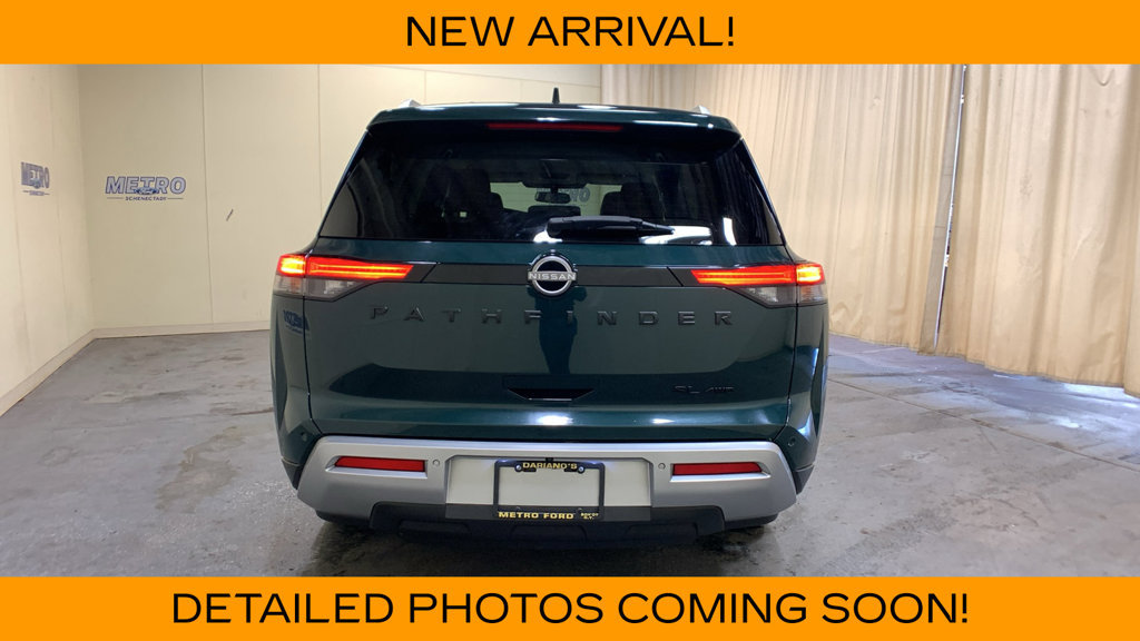 Used 2022 Nissan Pathfinder SL w/ SL Black Package AWD/4WD image 4