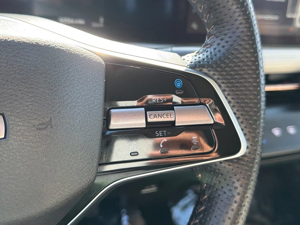 Used 2025 Nissan Ariya AWD image 30