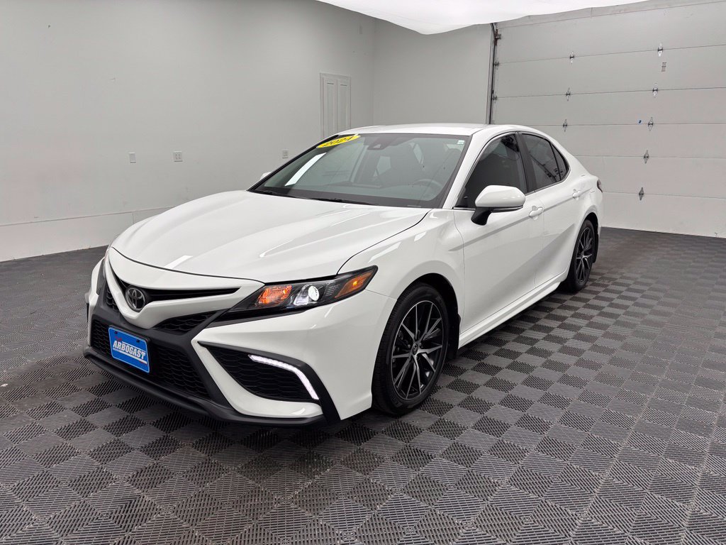 Used 2024 Toyota Camry SE AWD/4WD image 12