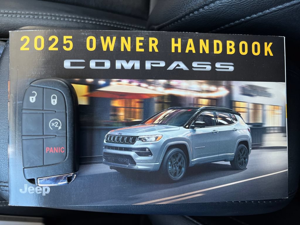 Used 2025 Jeep Compass Limited AWD/4WD image 21