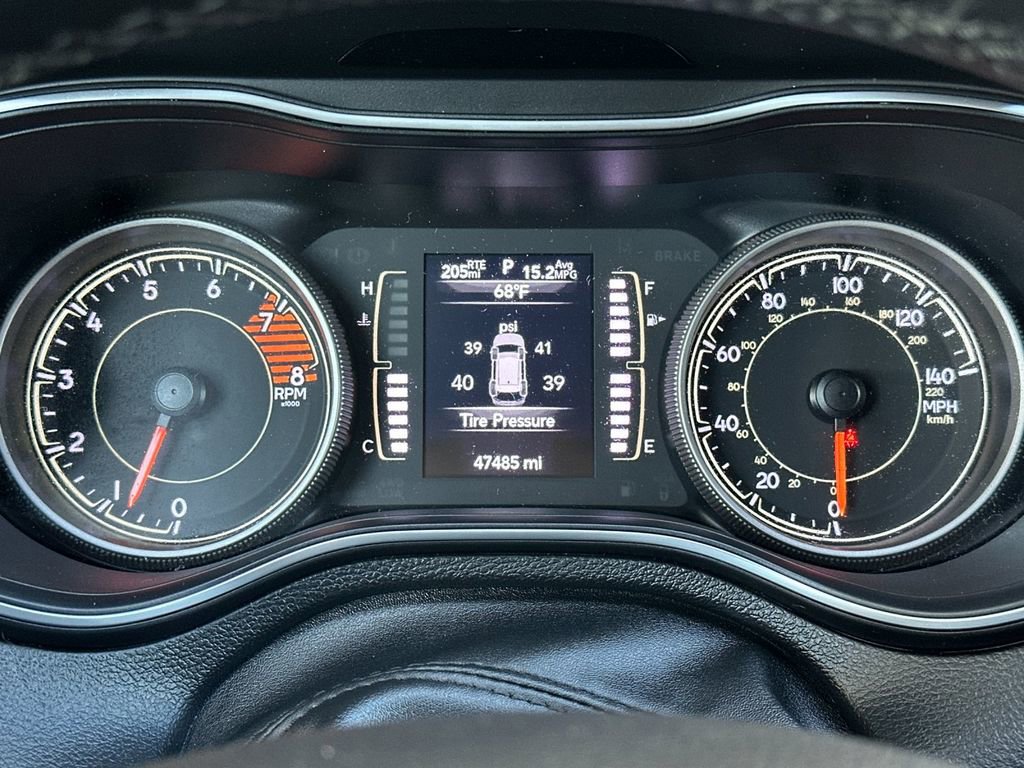 Used 2019 Jeep Cherokee Latitude w/ Cold Weather Group image 23