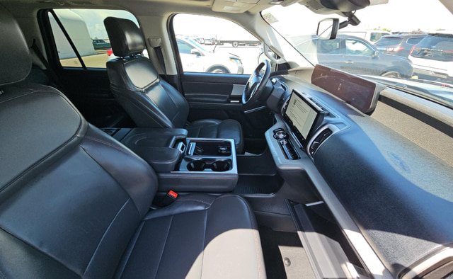 Certified 2025 Ford Expedition Active AWD/4WD image 11
