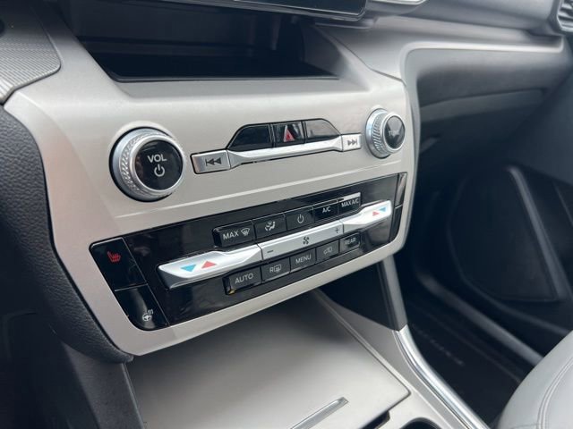 Certified 2021 Ford Explorer XLT w/ Equipment Group 202A image 15