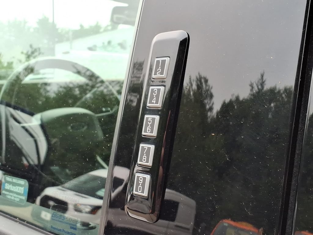 Certified 2023 Ford F250 Lariat w/ Lariat Ultimate Package AWD/4WD image 18