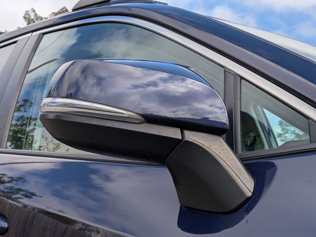 Used 2021 Toyota RAV4 XLE Premium image 12