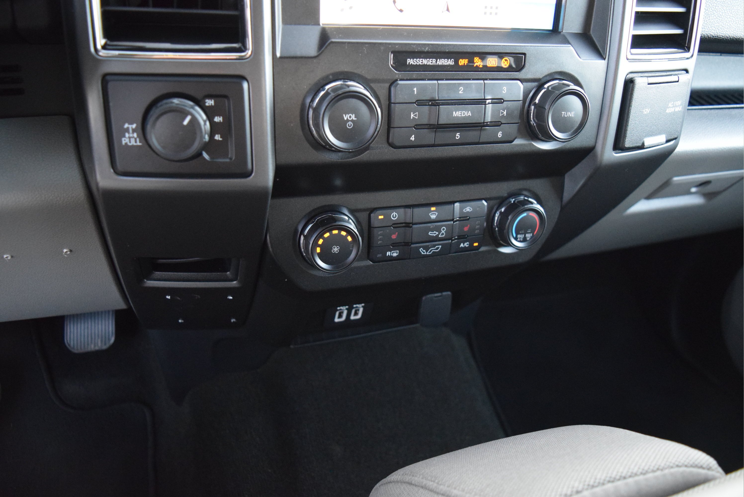 Certified 2019 Ford F150 XLT w/ Equipment Group 302A Luxury AWD/4WD image 17