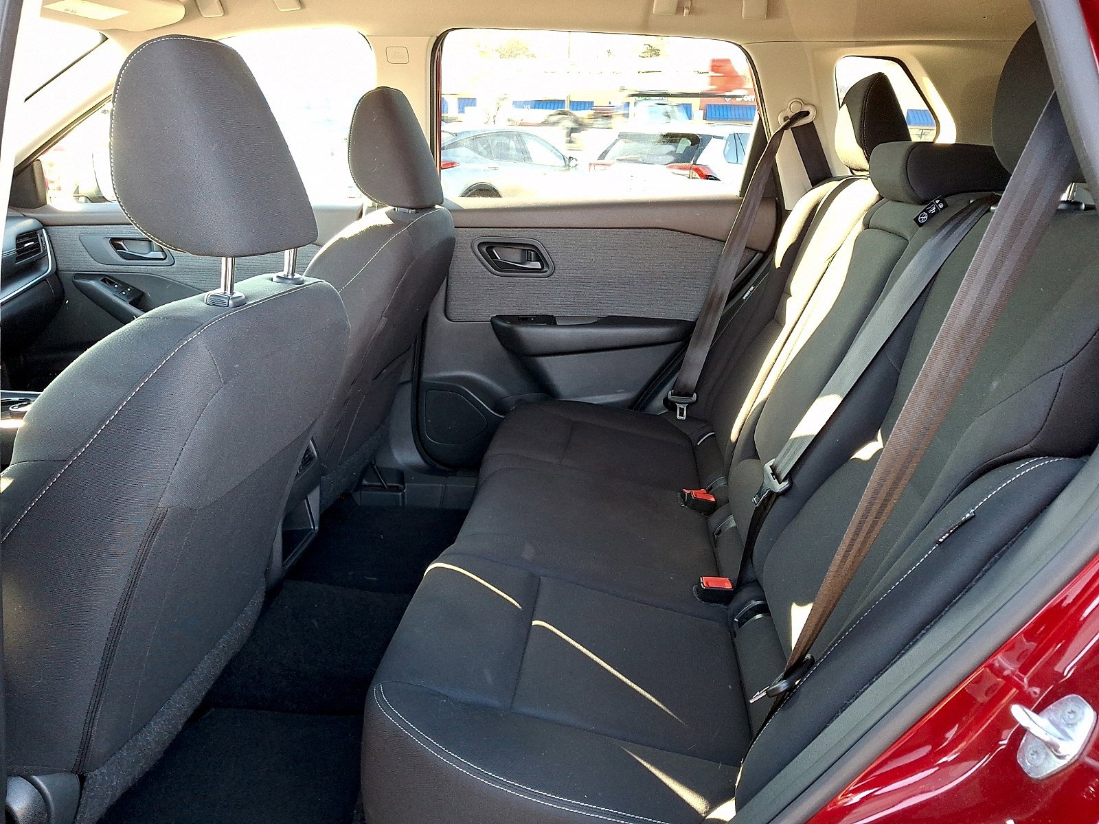 Used 2023 Nissan Rogue S image 9