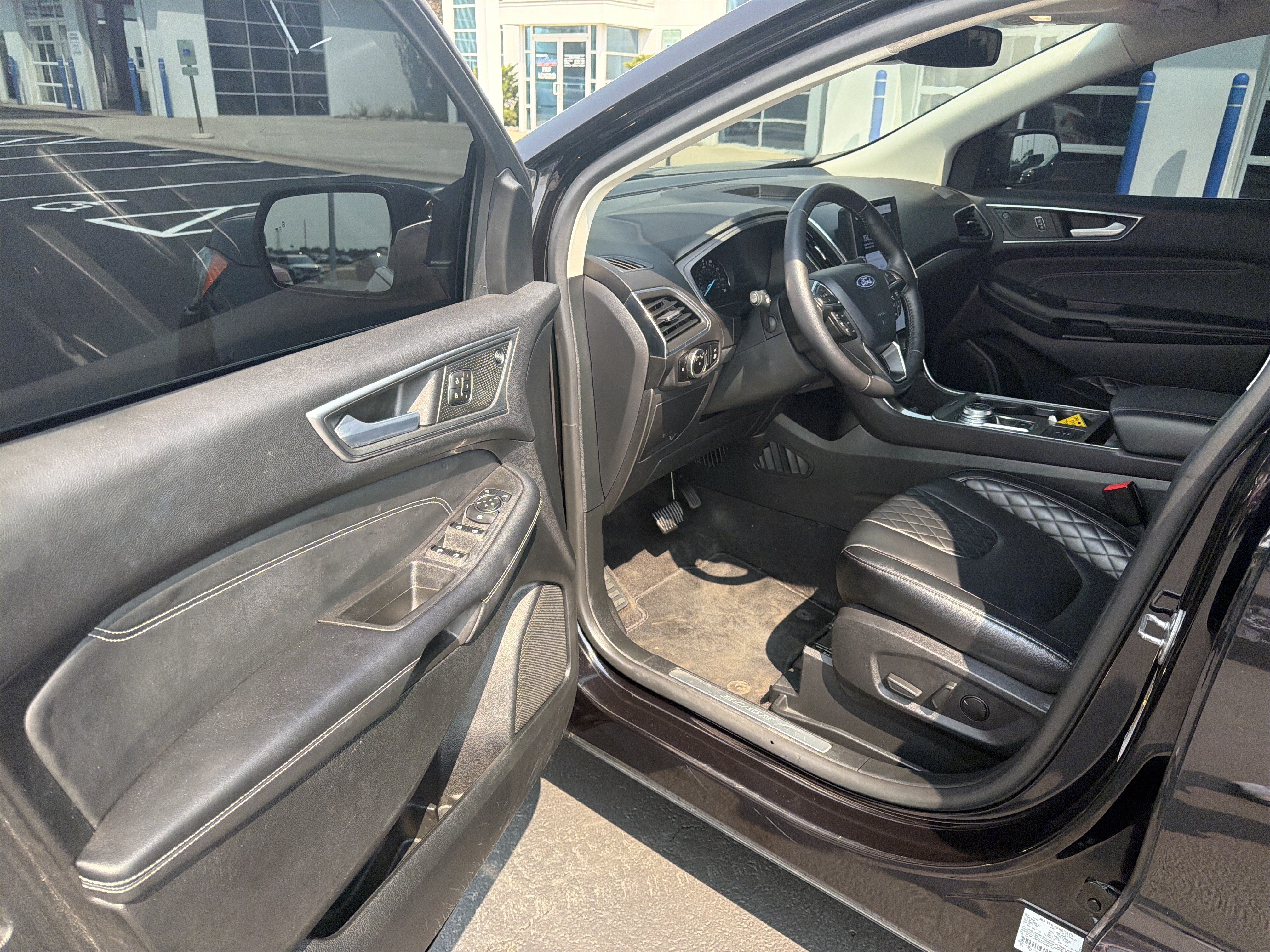 Certified 2024 Ford Edge Titanium AWD/4WD image 18