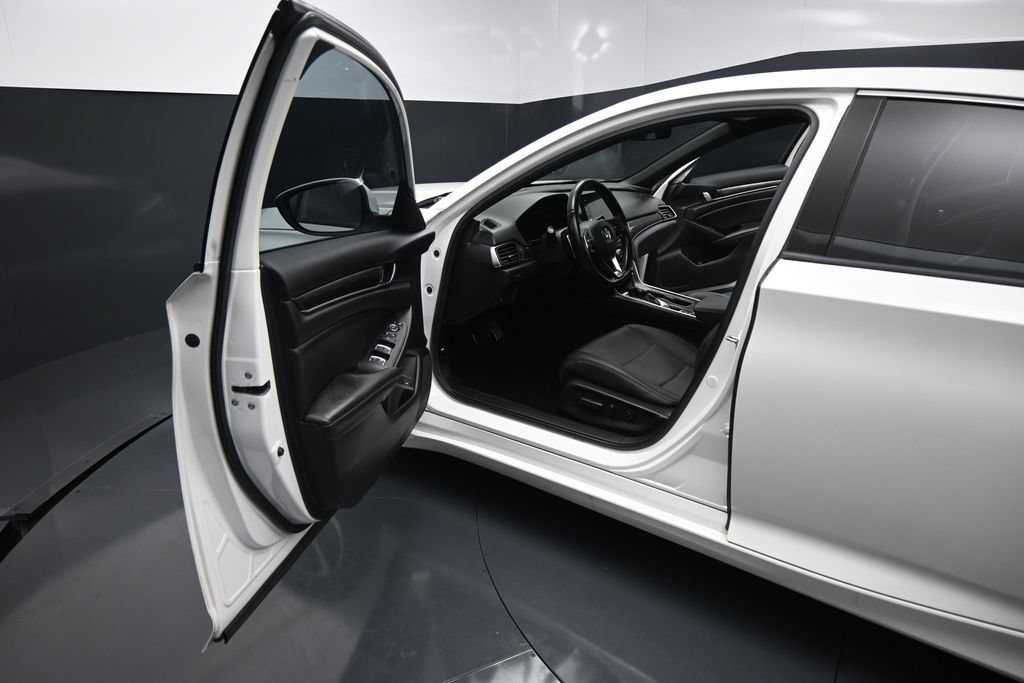 Used 2019 Honda Accord Sport image 8