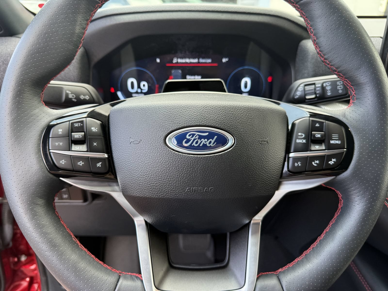 Certified 2025 Ford Explorer ST-Line w/ Premium Package RWD image 37