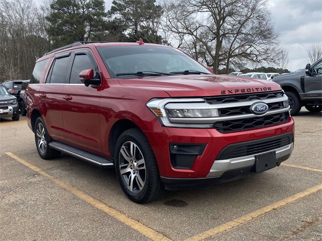 Certified 2022 Ford Expedition XLT image 2