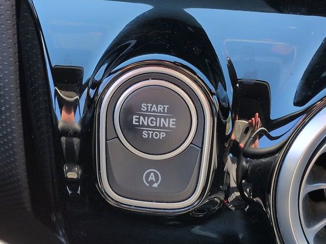 Used 2025 Mercedes-Benz CLA 250 4MATIC image 35