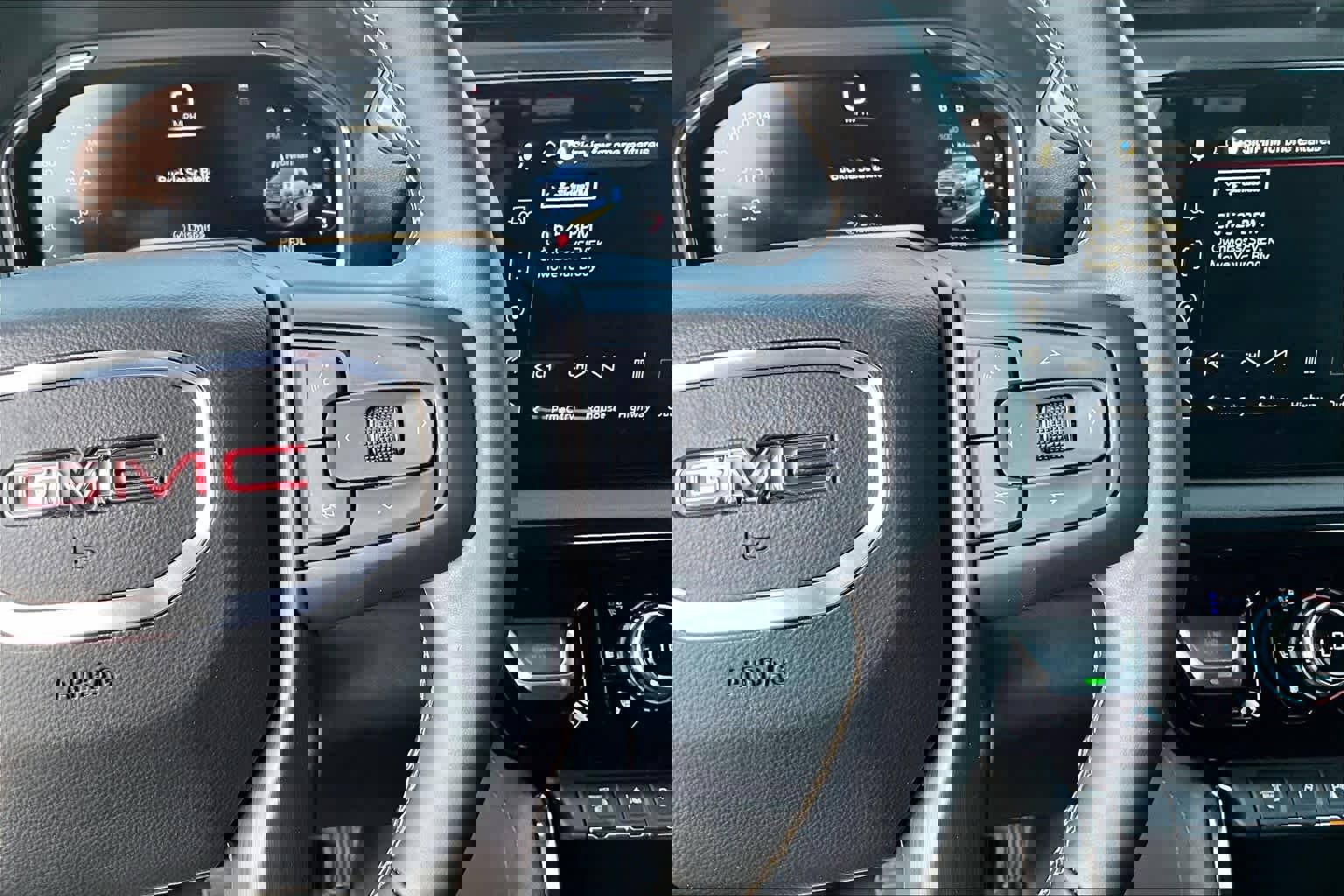 Used 2025 GMC Sierra 2500 AT4 w/ AT4 Premium Plus Package image 25