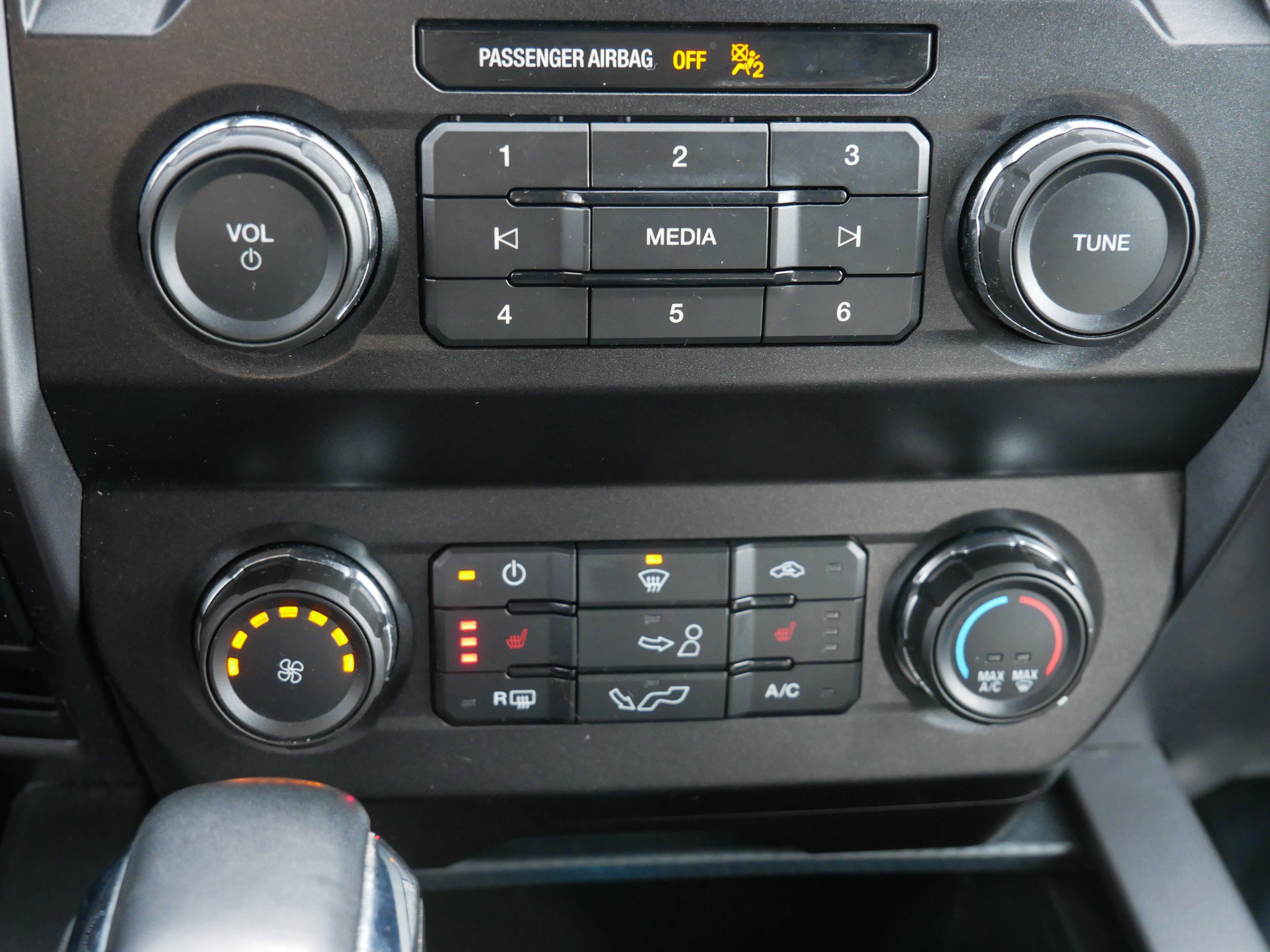 Certified 2019 Ford F150 XLT w/ Equipment Group 302A Luxury image 23