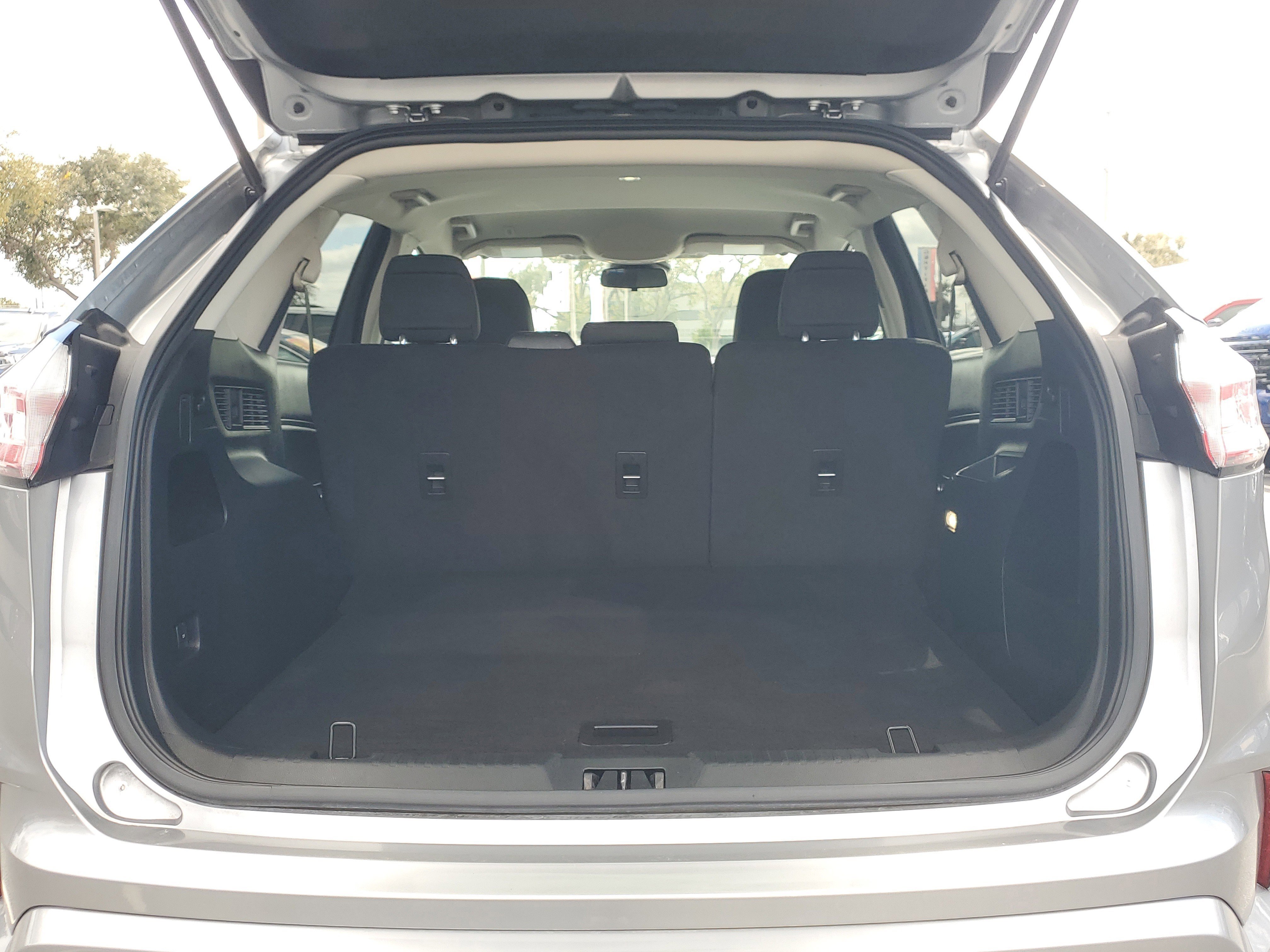 Certified 2023 Ford Edge SE w/ Black Appearance Package image 10