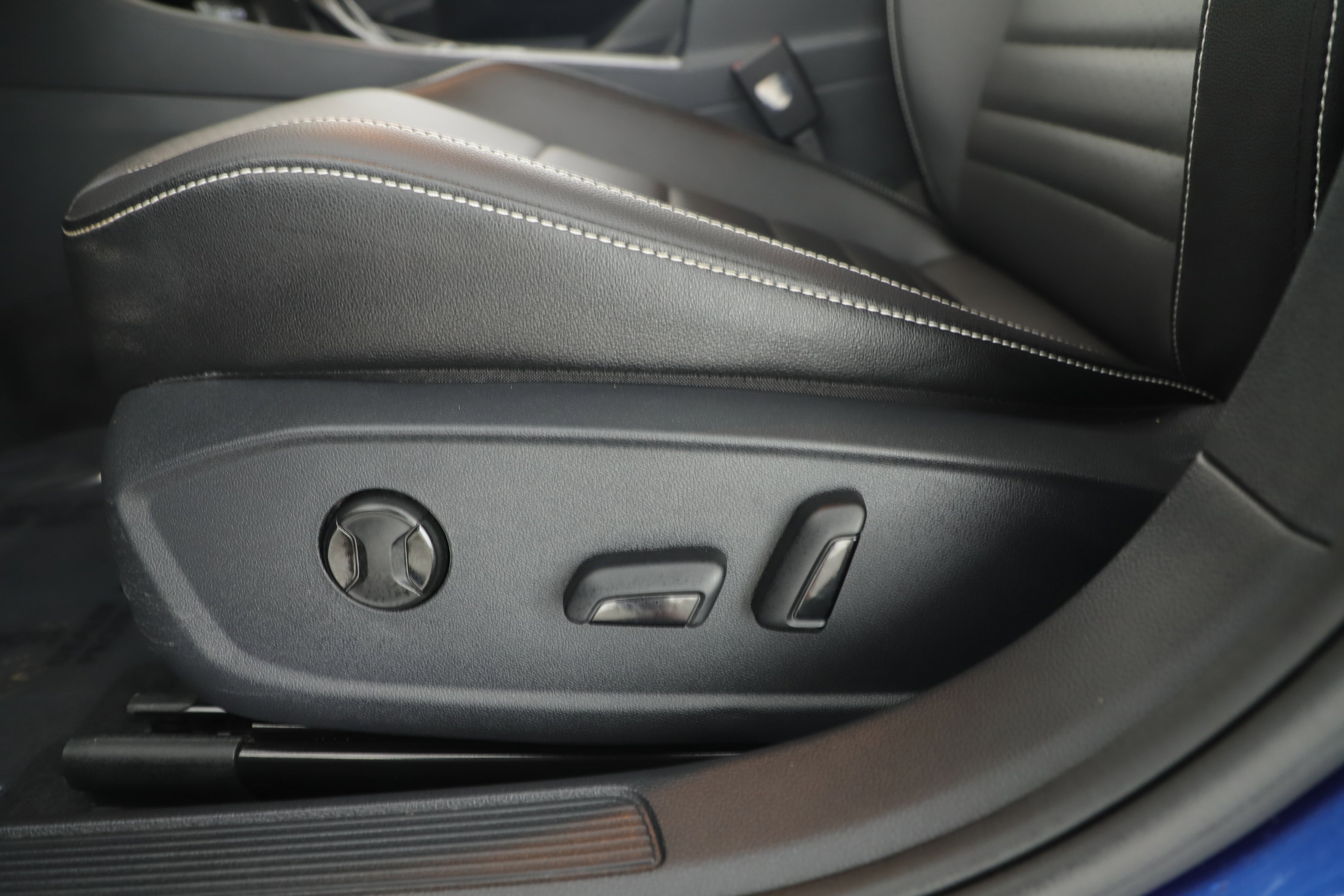 Used 2024 Volkswagen Jetta SE w/ Panoramic Sunroof Package image 10