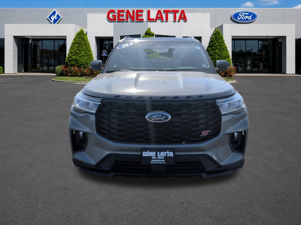 Certified 2025 Ford Explorer ST AWD/4WD image 11