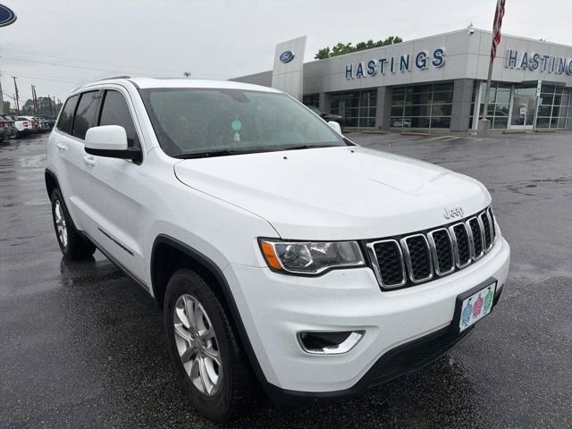 Used 2022 Jeep Grand Cherokee Laredo E w/ Security & Convenience Group AWD/4WD image 1