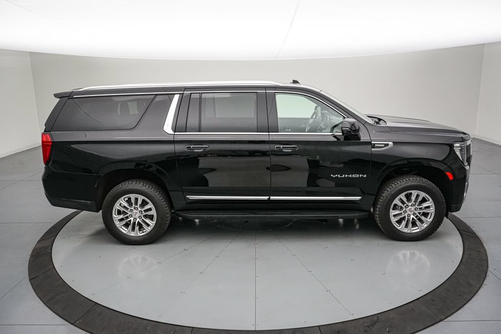 Used 2023 GMC Yukon XL SLT w/ SLT Luxury Package AWD/4WD video 3
