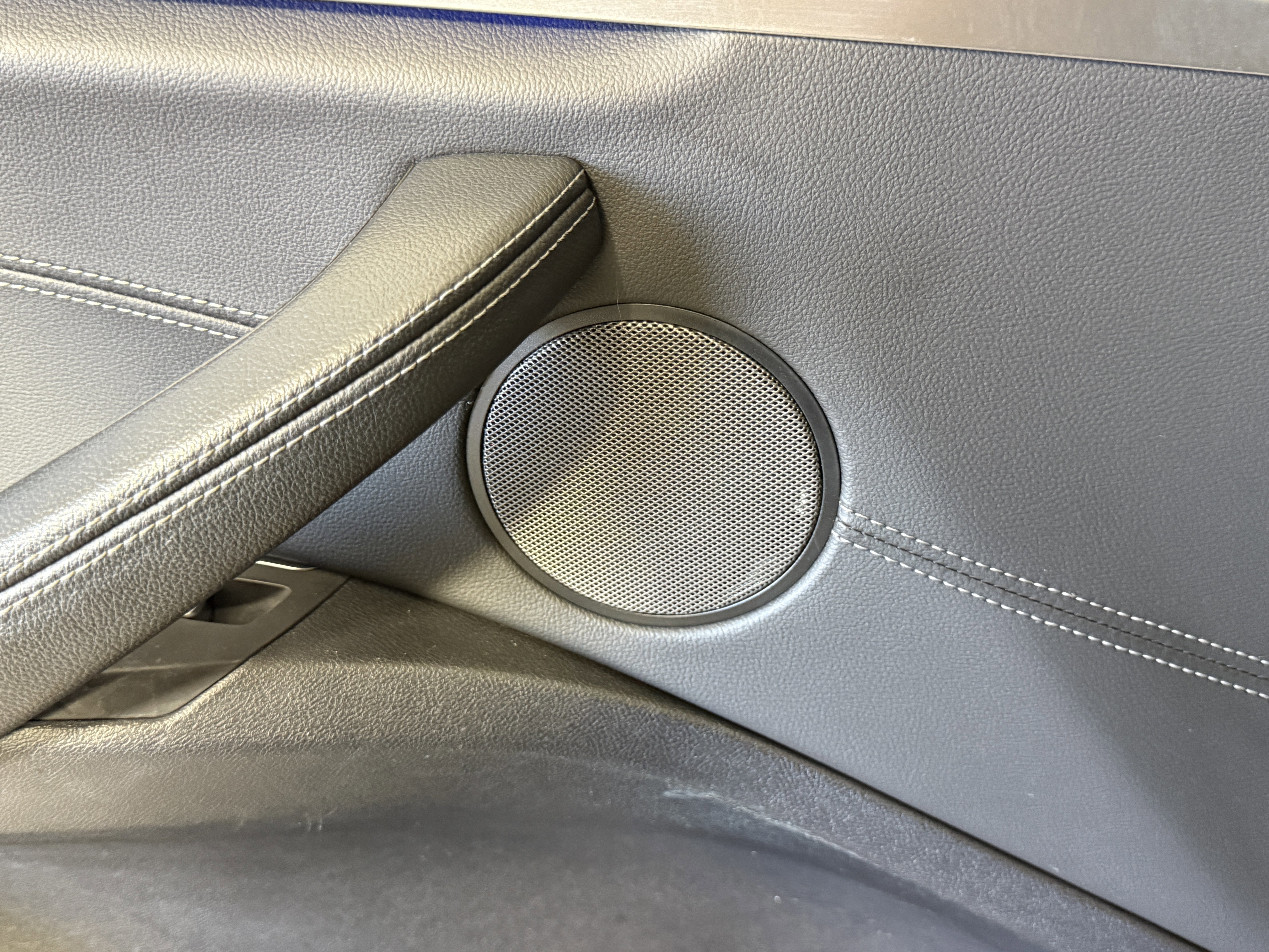 Used 2021 BMW X4 M40i w/ Executive Package image 15