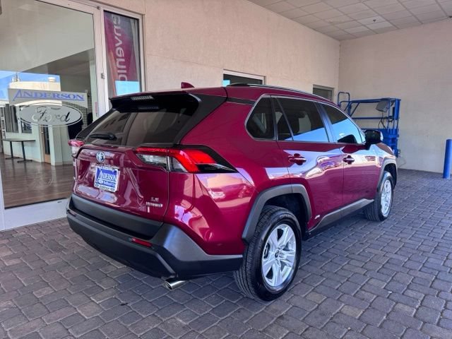 Used 2021 Toyota RAV4 LE w/ Carpet Mat Package (TMS) AWD/4WD image 5