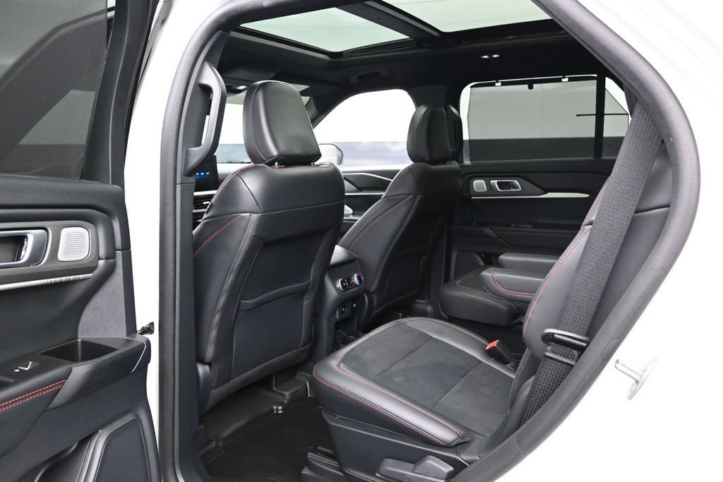 Certified 2025 Ford Explorer ST AWD/4WD image 16