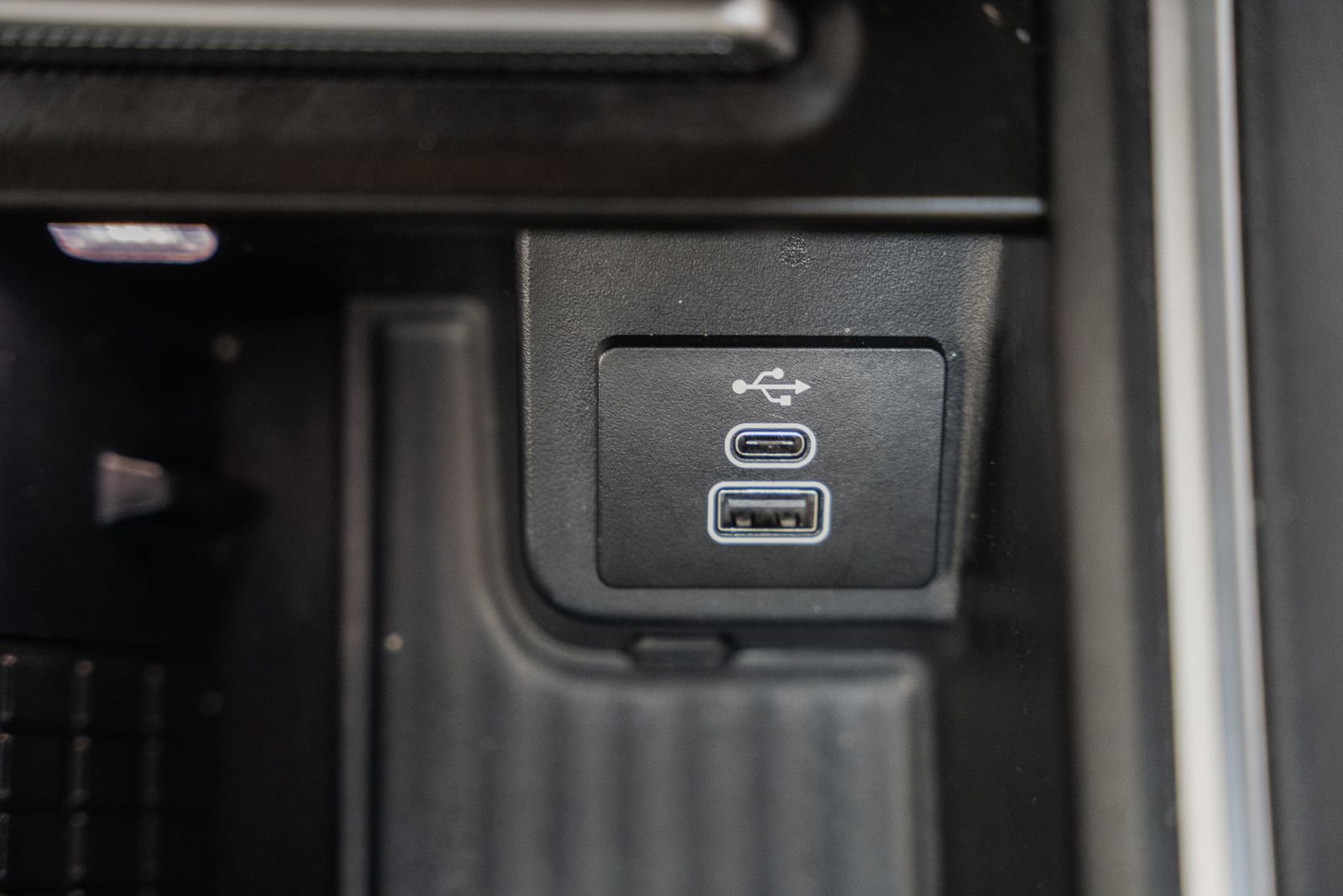 Certified 2025 Ford Expedition Max Platinum image 40