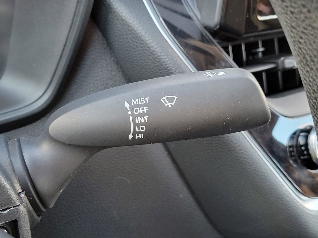 Used 2023 Toyota Corolla LE image 28