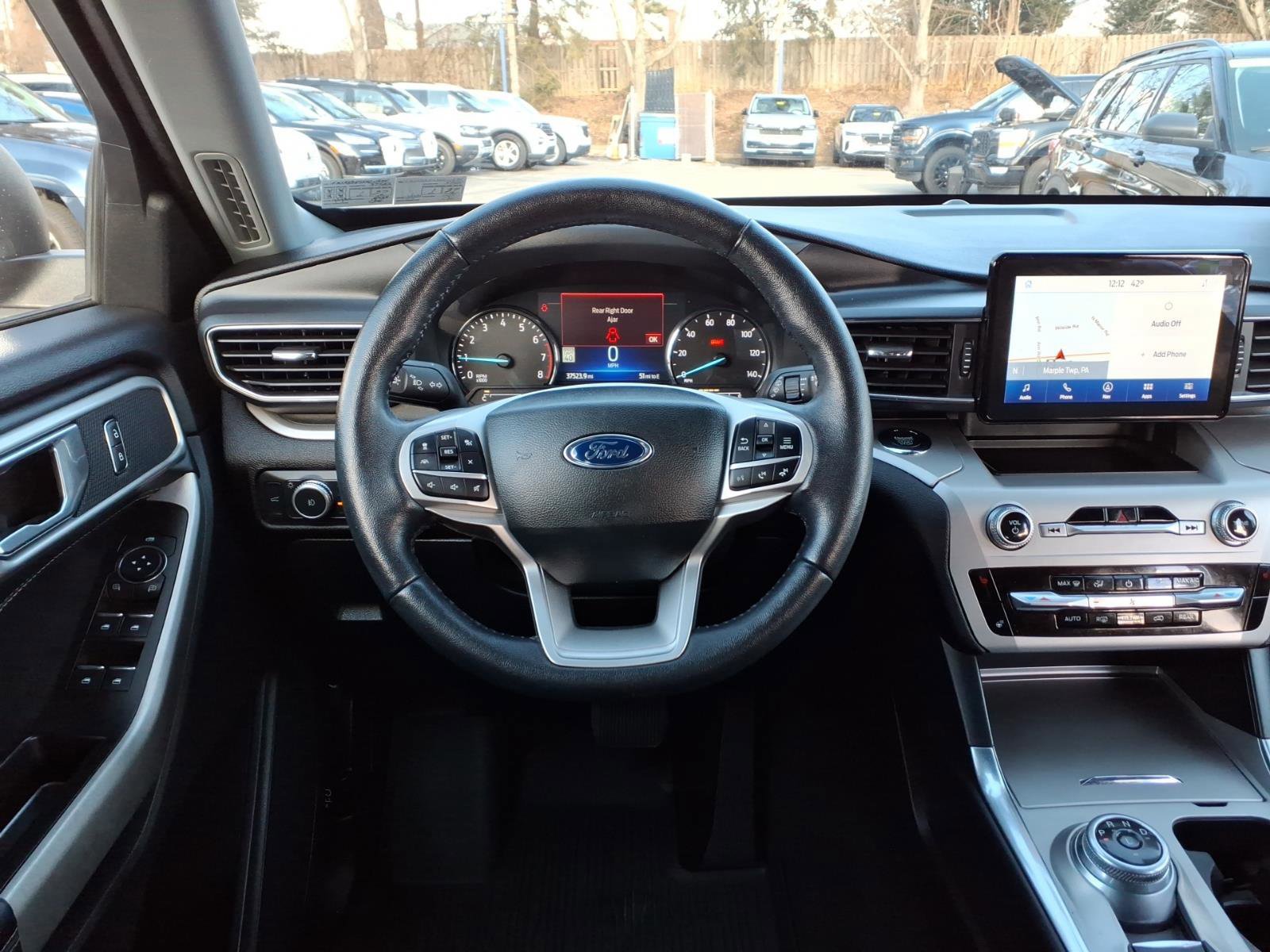 Certified 2022 Ford Explorer XLT w/ Equipment Group 202A image 15