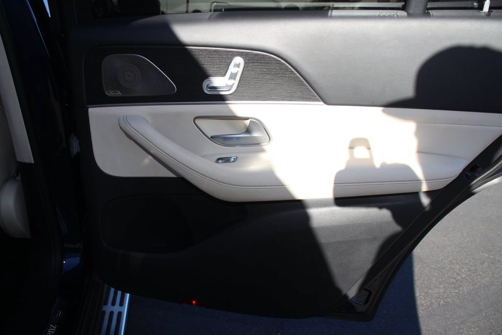 Used 2022 Mercedes-Benz GLS 450 4MATIC image 23