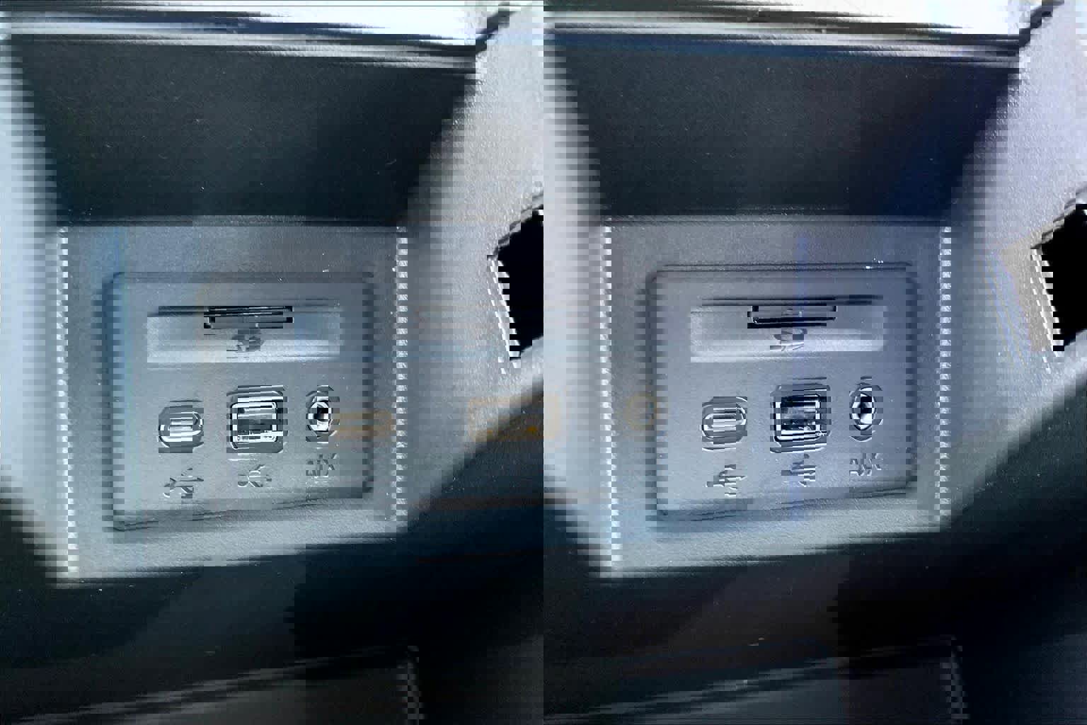 Used 2021 Chevrolet Silverado 1500 High Country w/ Technology Package image 32