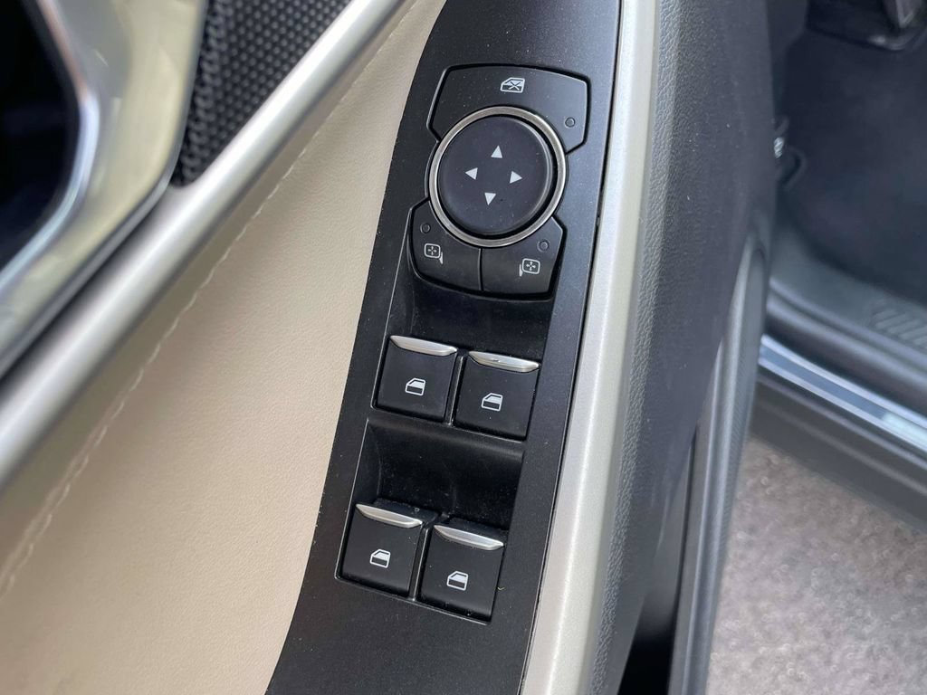Certified 2022 Ford Explorer XLT w/ Equipment Group 202A RWD image 16