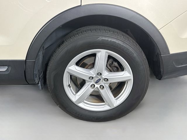 Certified 2018 Ford Explorer XLT w/ Equipment Group 202A image 37