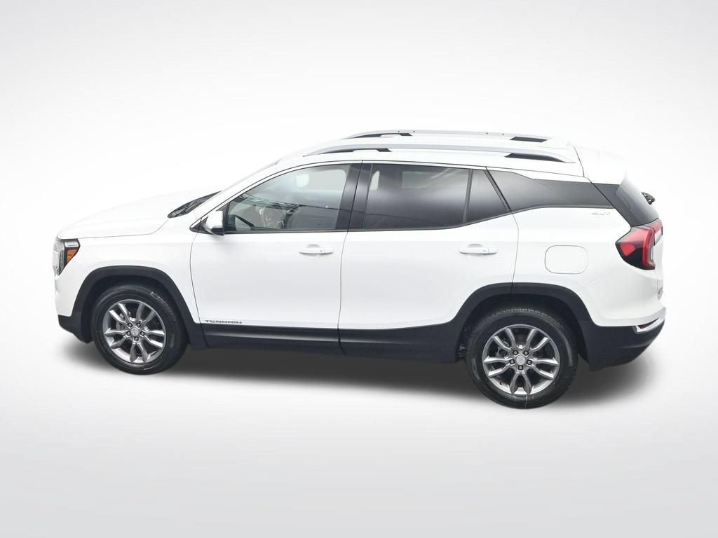 Used 2024 GMC Terrain SLT AWD/4WD image 31