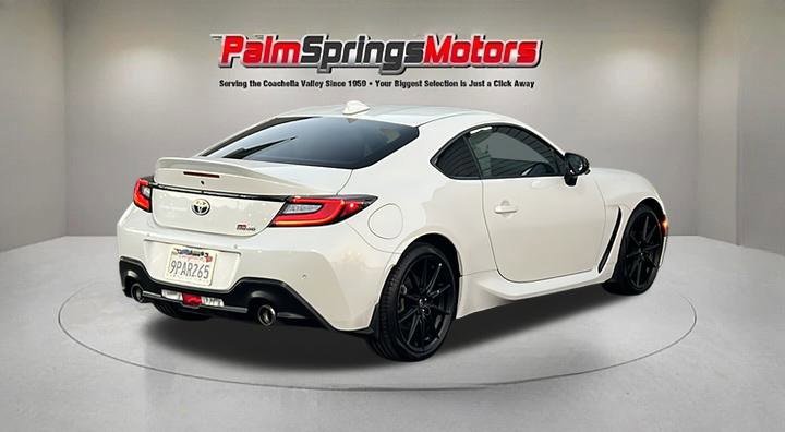 Used 2022 Toyota GR86 Premium image 2