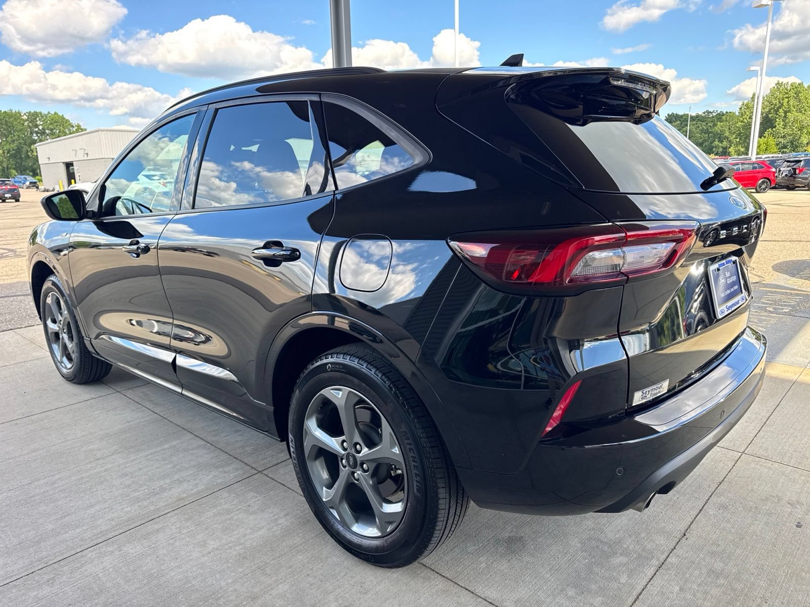 Certified 2024 Ford Escape ST-Line w/ Tech Pack #1 AWD/4WD image 5