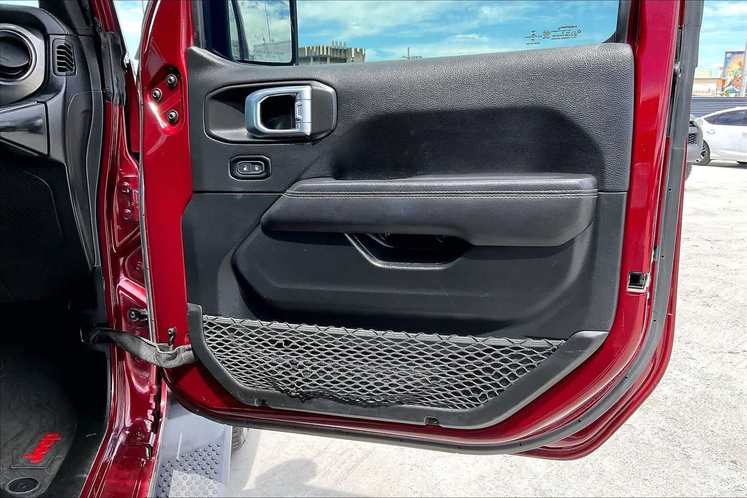 Used 2021 Jeep Wrangler Unlimited Sahara AWD/4WD image 28