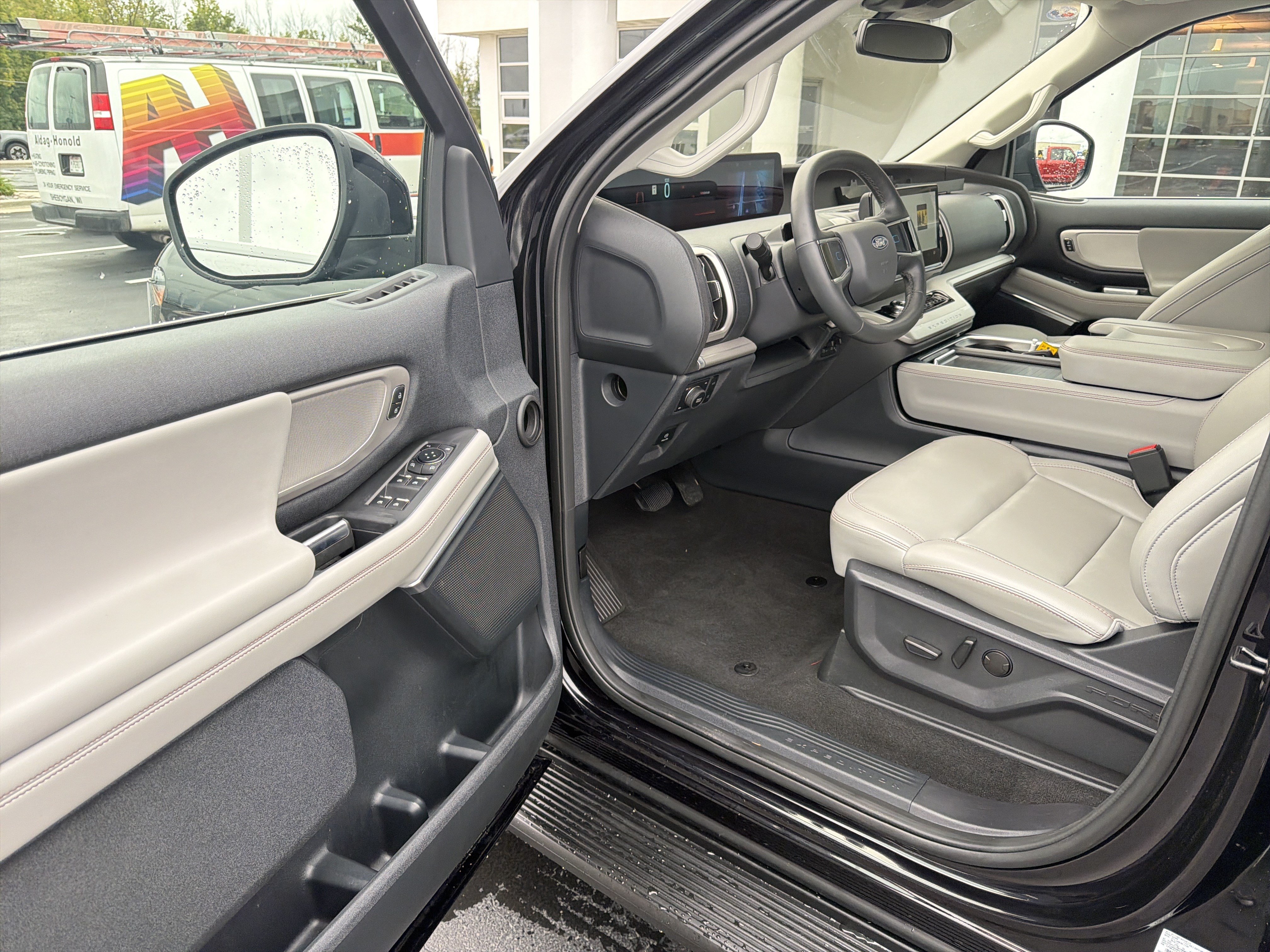 Certified 2025 Ford Expedition Active AWD/4WD image 22