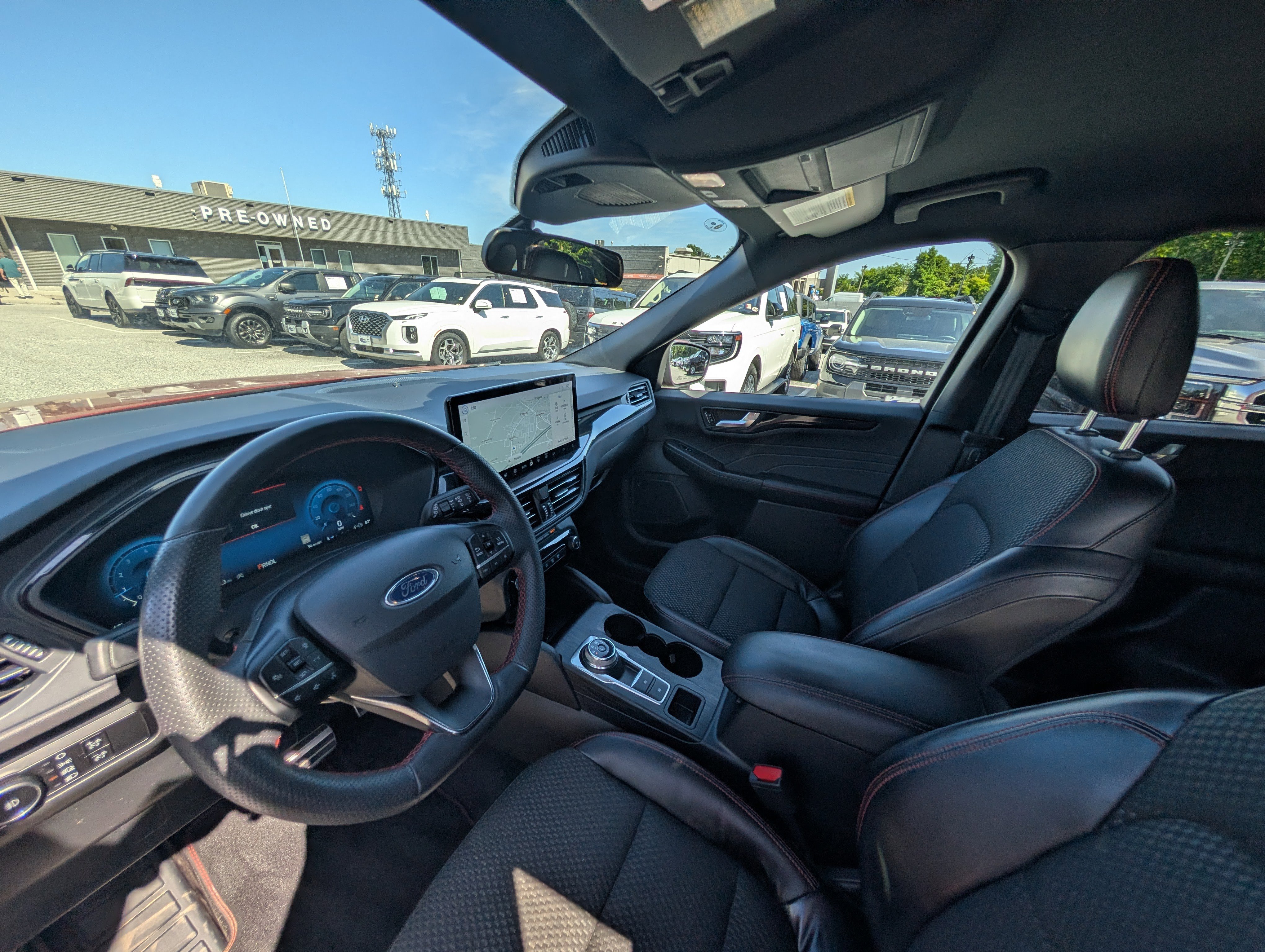 Certified 2023 Ford Escape ST-Line Select w/ Tech Pack #2 AWD/4WD image 17