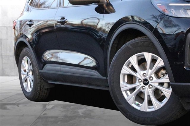 Certified 2024 Ford Escape Active w/ Cold Weather Package image 6