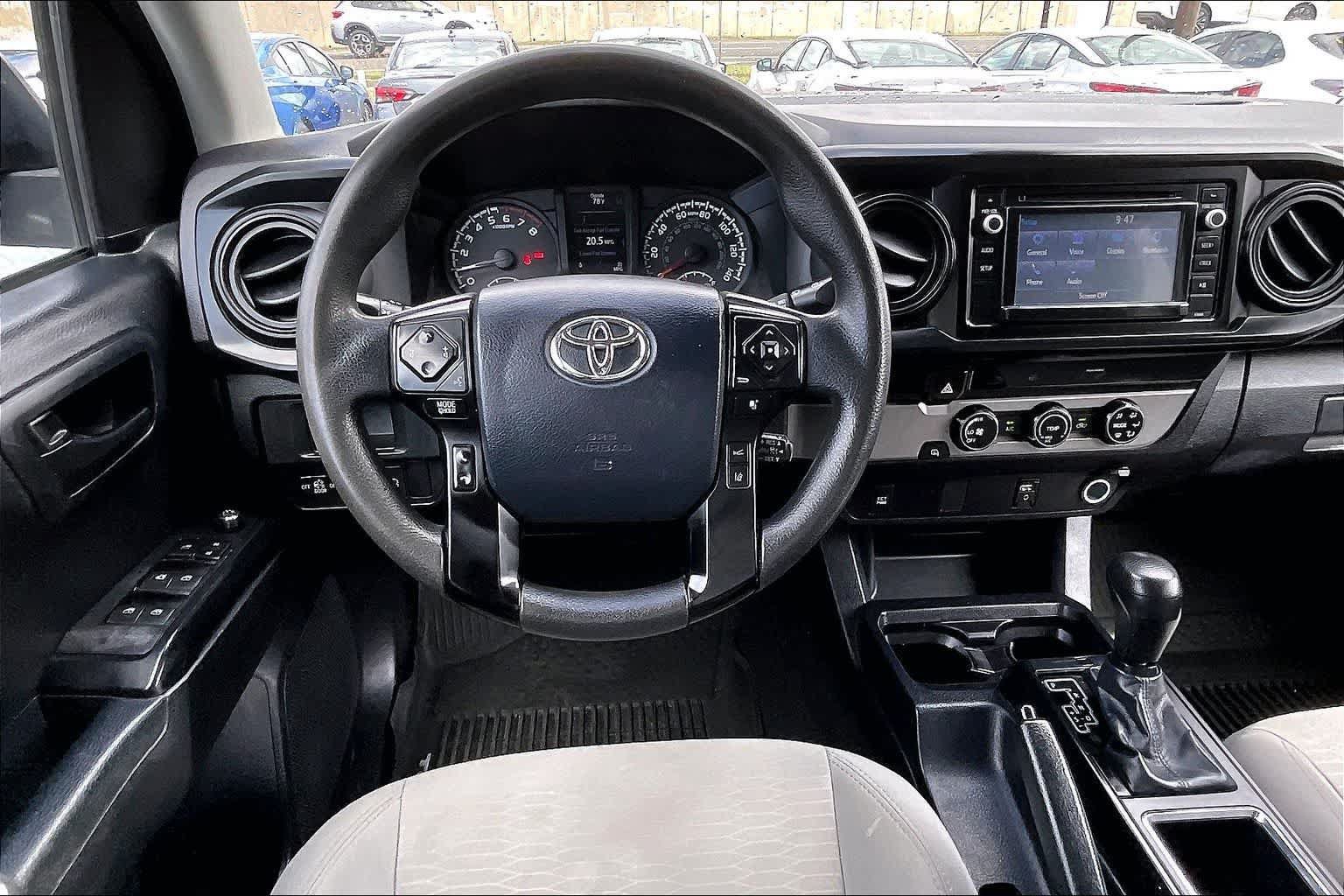 Used 2018 Toyota Tacoma SR5 RWD image 14