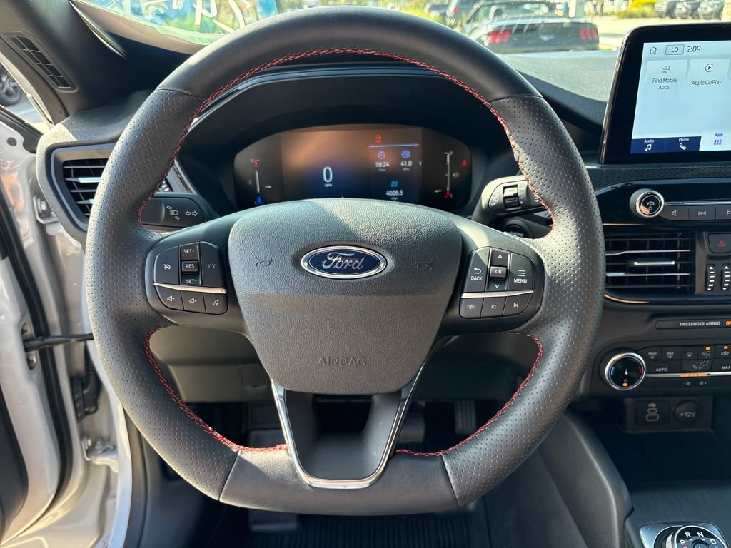 Certified 2025 Ford Escape ST-Line w/ Equipment Group 301A image 17