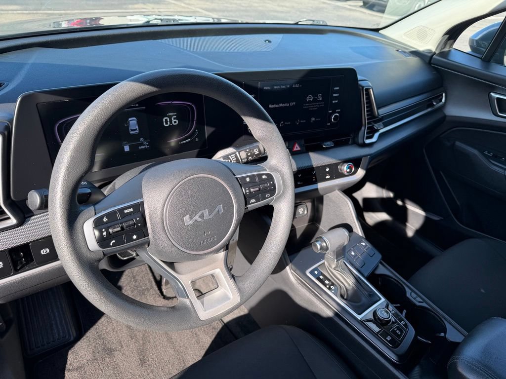 Used 2023 Kia Sportage LX AWD/4WD image 14