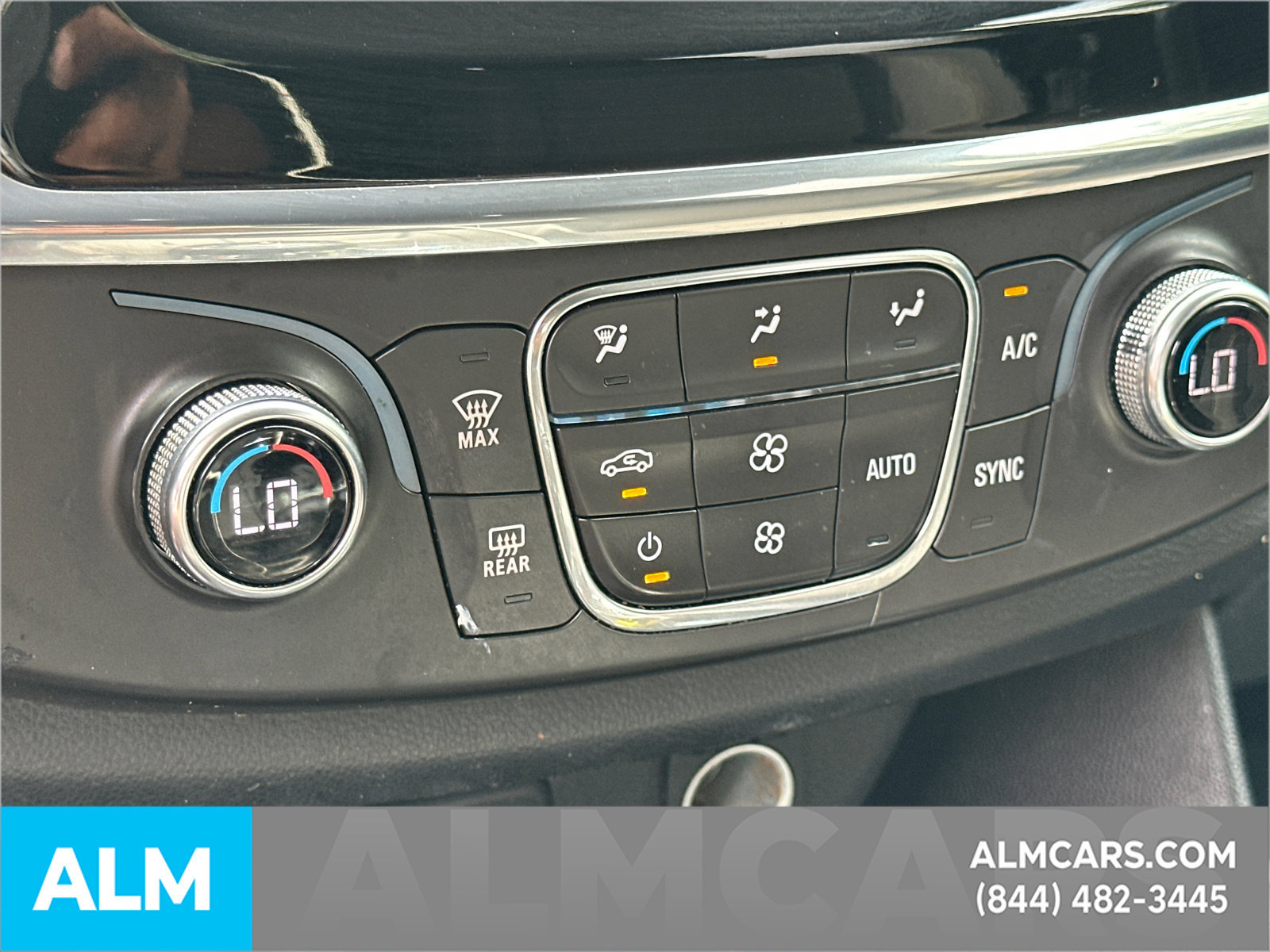 Used 2018 Chevrolet Traverse LT FWD image 33