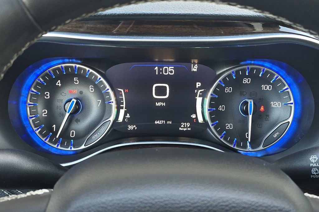 Used 2023 Chrysler Pacifica Limited FWD image 25